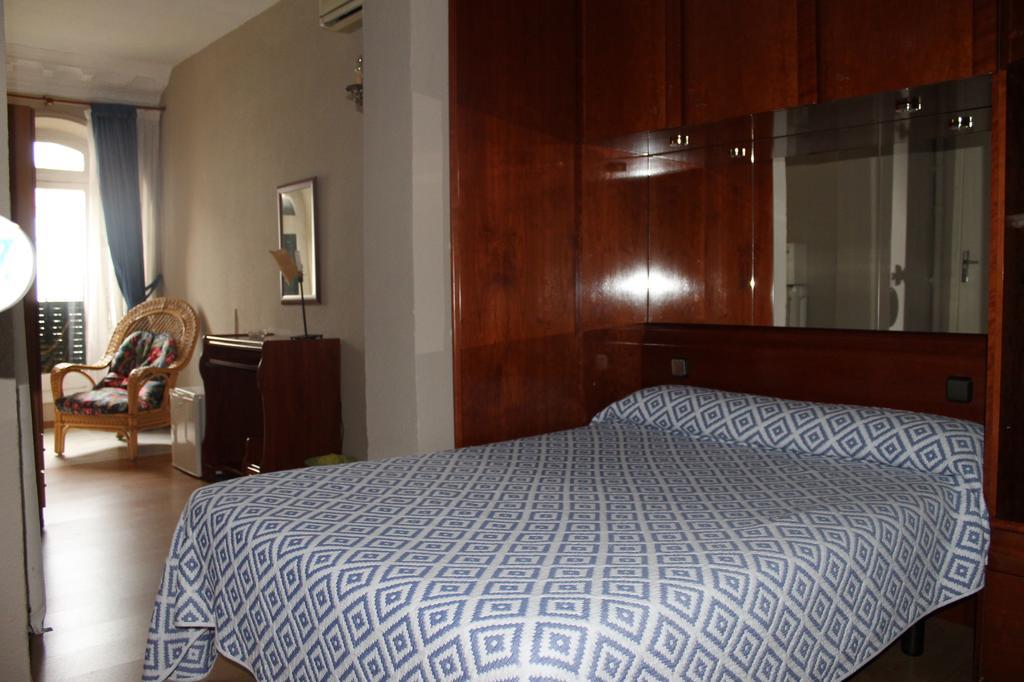 Hostal Trevinca Madrid Extérieur photo