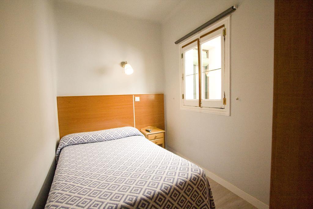 Hostal Trevinca Madrid Extérieur photo