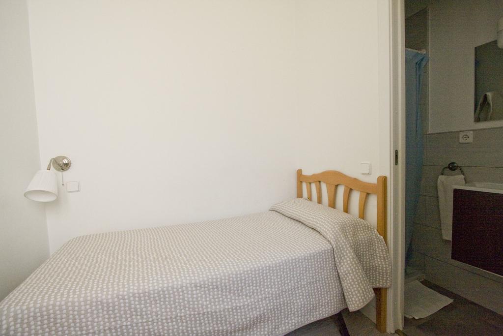 Hostal Trevinca Madrid Extérieur photo