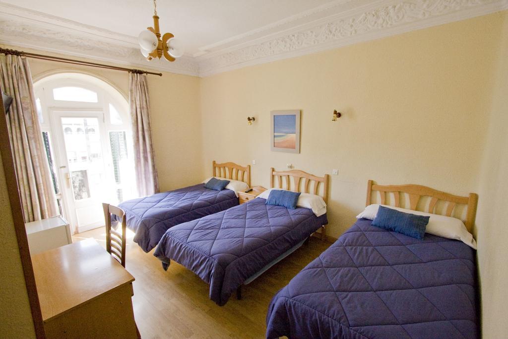 Hostal Trevinca Madrid Extérieur photo