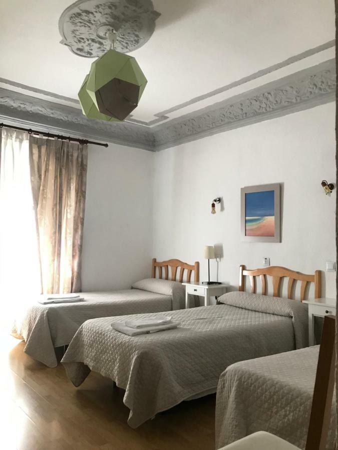 Hostal Trevinca Madrid Extérieur photo