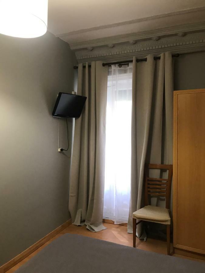 Hostal Trevinca Madrid Extérieur photo