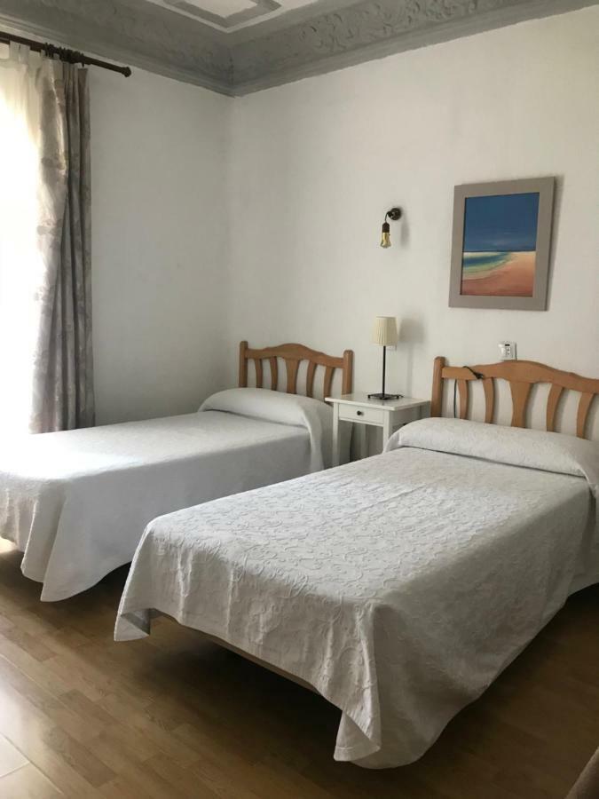 Hostal Trevinca Madrid Extérieur photo